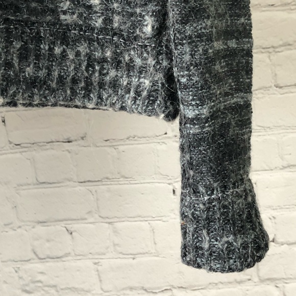 SWEATER - Free People cropped fuzzy wool/angora blend sweater. Size medium. - Picture 7 of 12